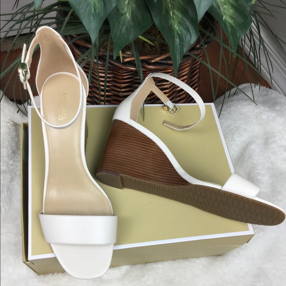 MICHAEL KORS LIGHT CREAM FIONA WEDGE HEEL - Picture 3 of 6
